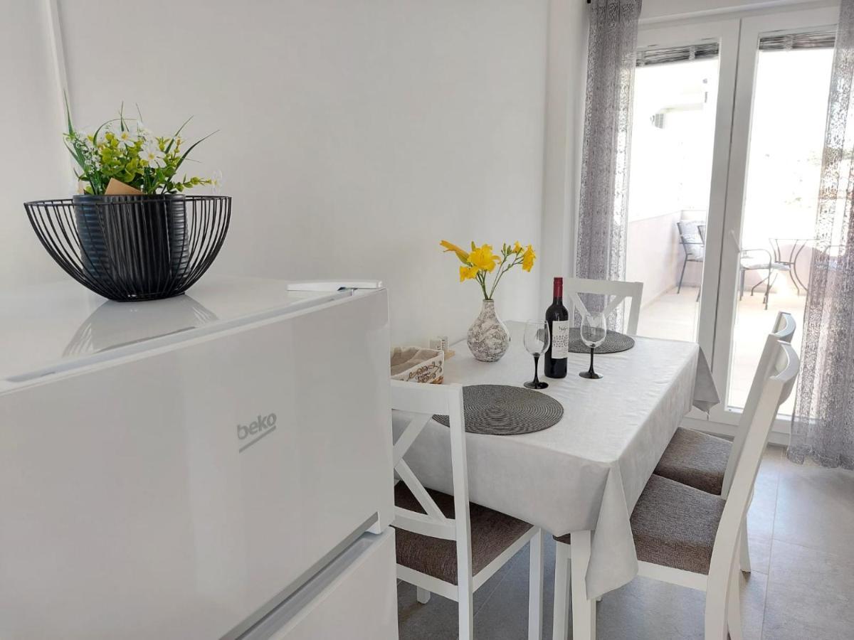 יזרה Apartments Lavanda - Free Parking And Grill מראה חיצוני תמונה