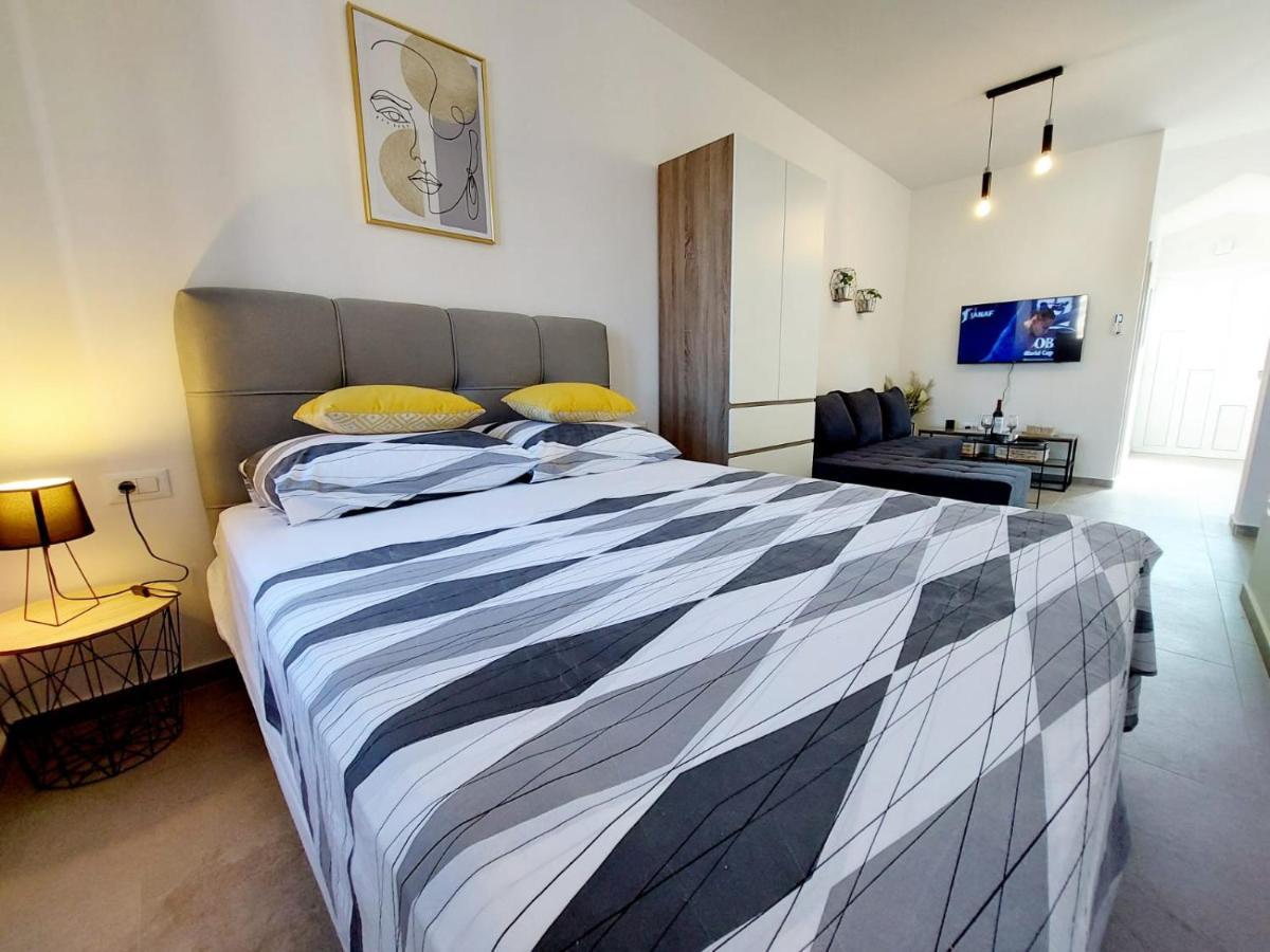 יזרה Apartments Lavanda - Free Parking And Grill מראה חיצוני תמונה