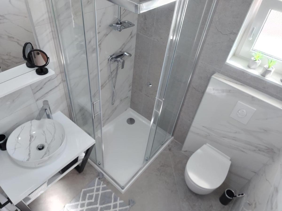 יזרה Apartments Lavanda - Free Parking And Grill מראה חיצוני תמונה