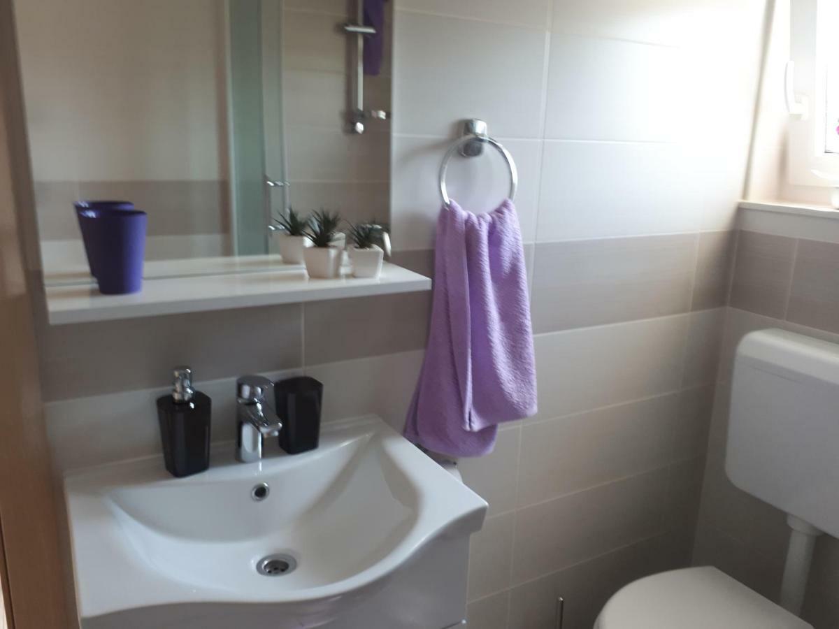 יזרה Apartments Lavanda - Free Parking And Grill מראה חיצוני תמונה